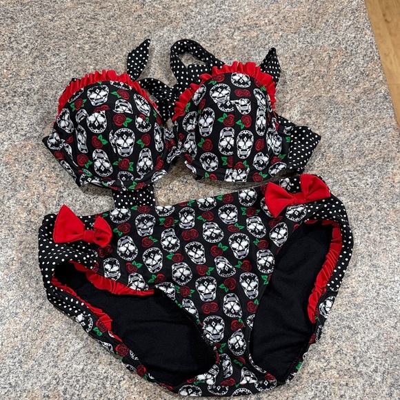 Hot Topic Other - Hot Topic Skull Print Bikini with Red Accents and polka dots size medium